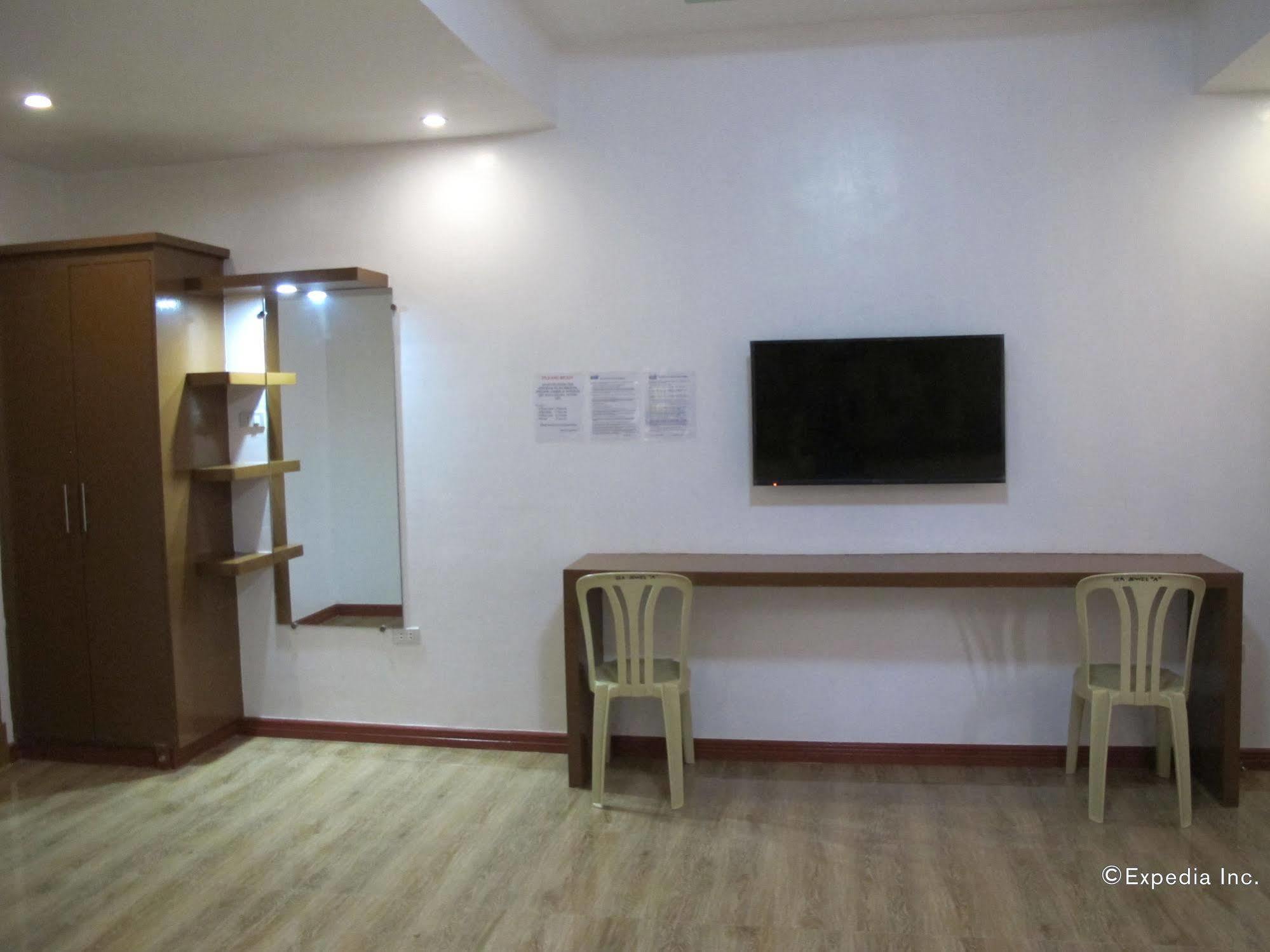 Sea Jewel Beach Resort Puerto Galera Exterior photo